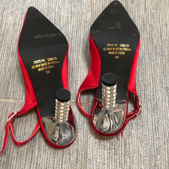 Brand new never worn for a wedding size 5 - Picture 3 of 3